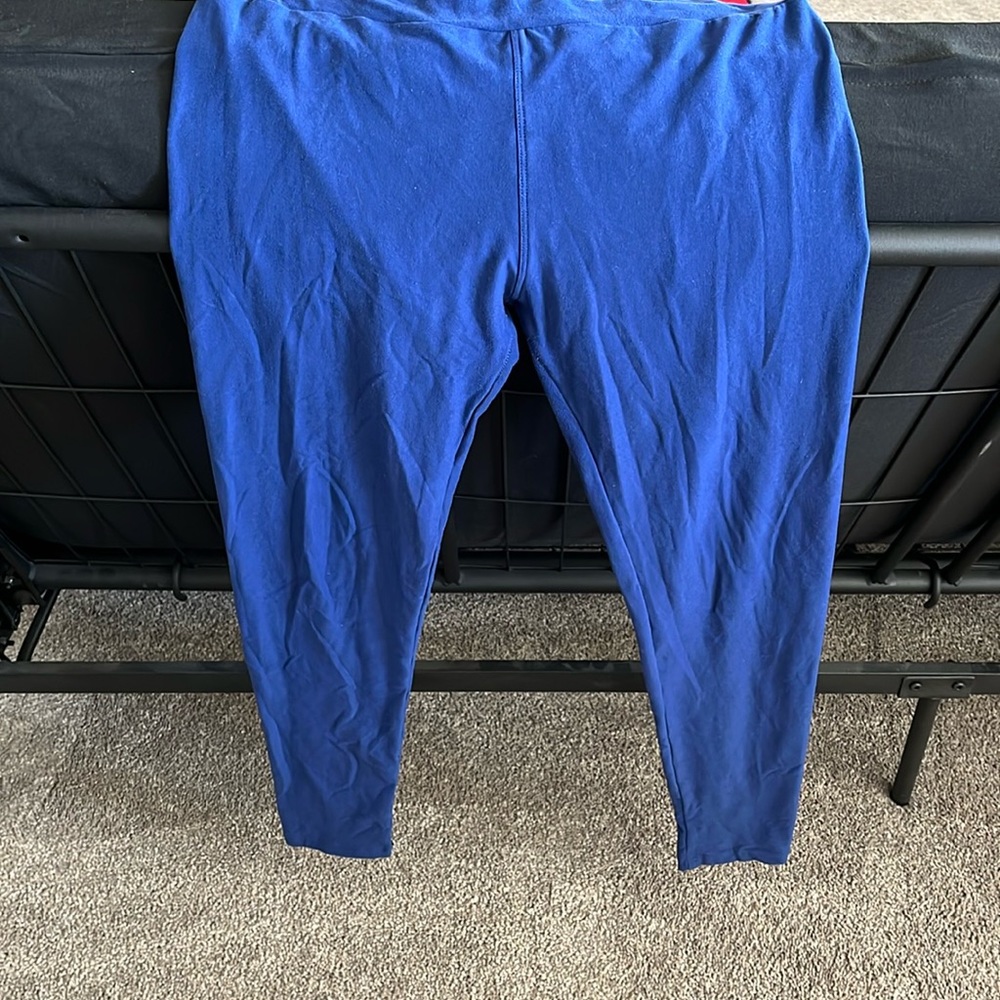 Used Lularoe soft leggings from
Smoke free home